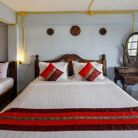 Mesa Guesthouse Чиангмай Екстериор снимка