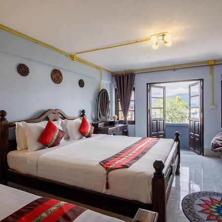 Mesa Guesthouse Чиангмай Екстериор снимка