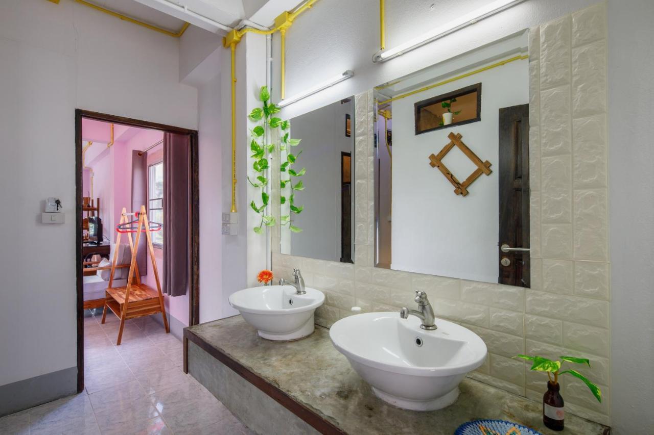 Mesa Guesthouse Чиангмай Екстериор снимка