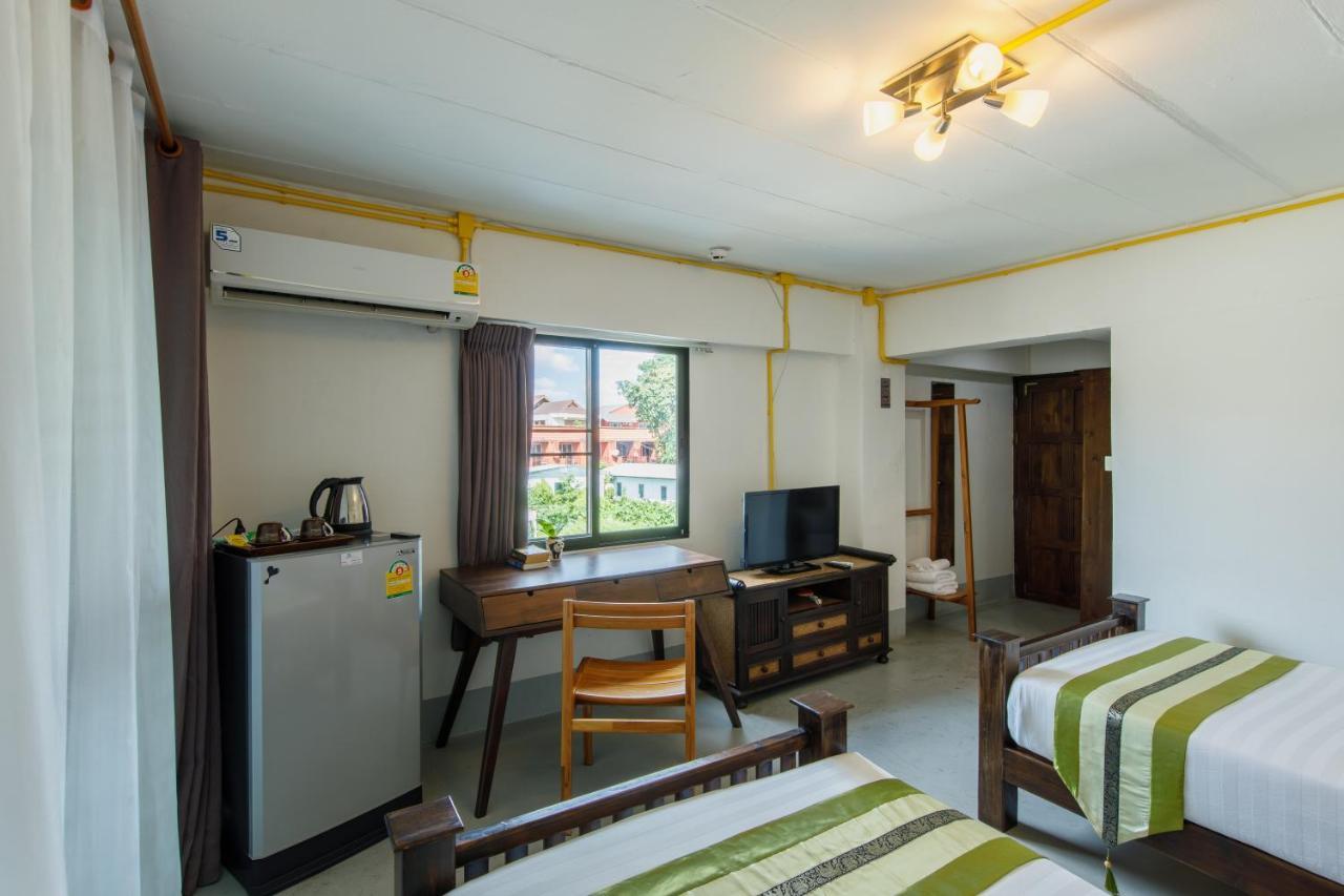 Mesa Guesthouse Чиангмай Екстериор снимка