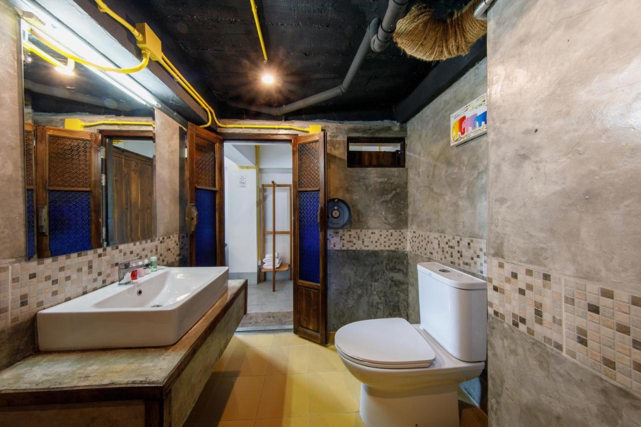 Mesa Guesthouse Чиангмай Екстериор снимка