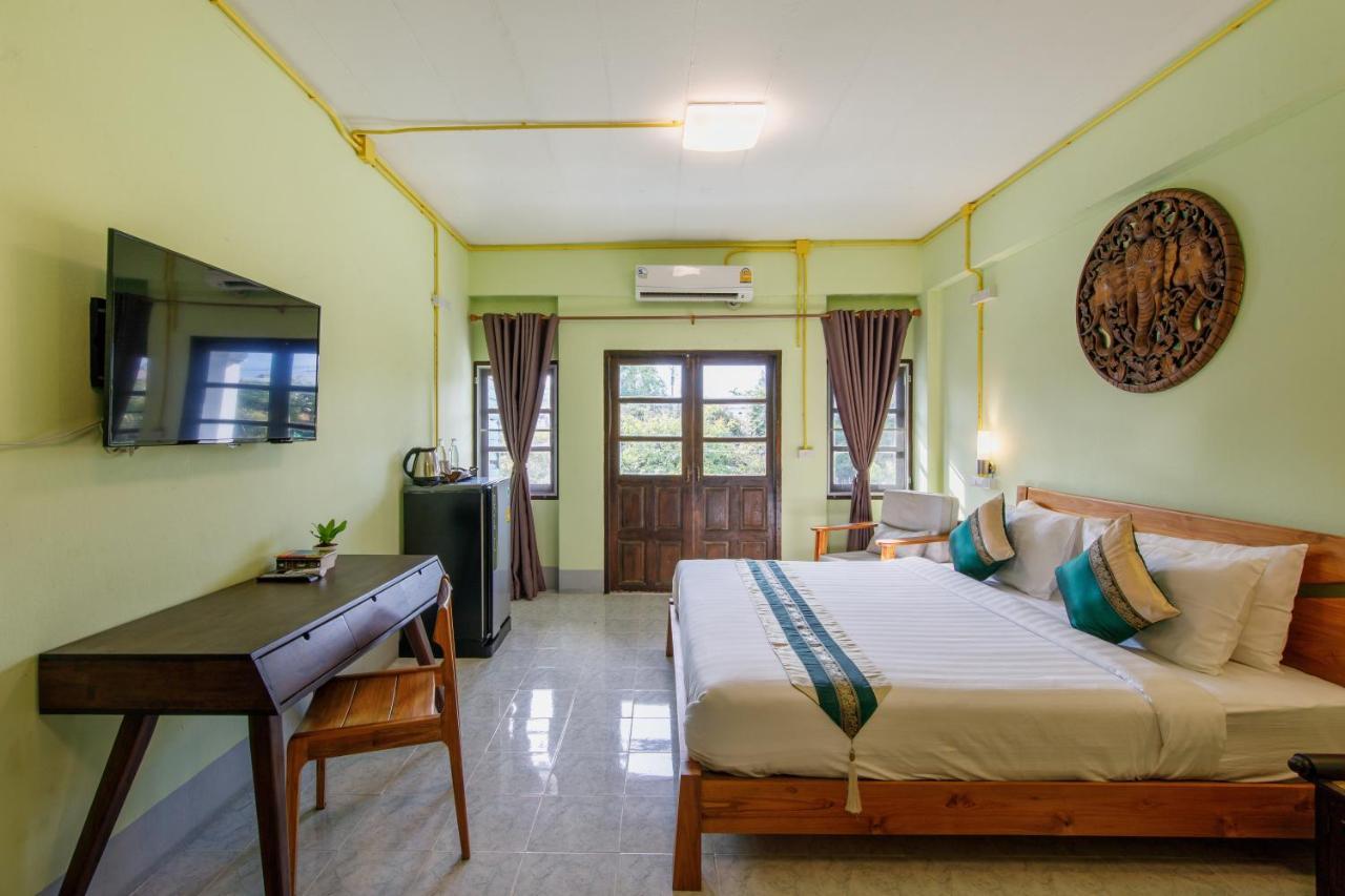 Mesa Guesthouse Чиангмай Екстериор снимка