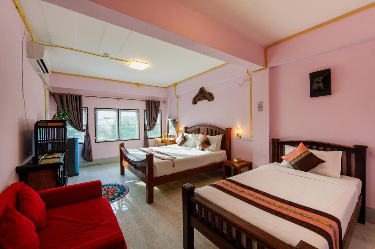 Mesa Guesthouse Чиангмай Екстериор снимка