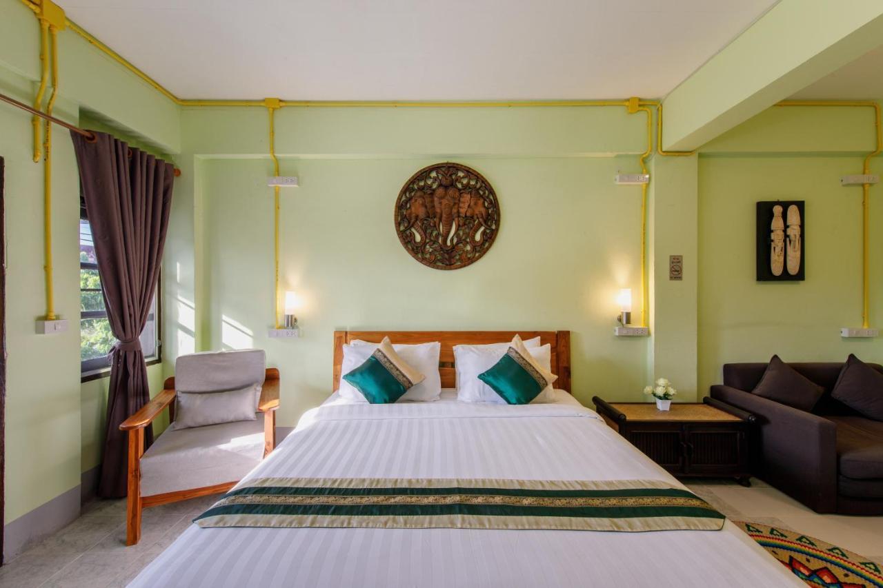 Mesa Guesthouse Чиангмай Екстериор снимка
